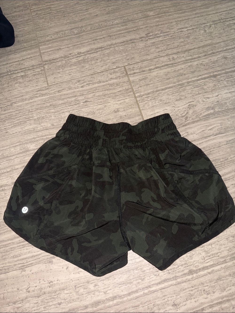 lululemon athletica Women's Dark Green Camo Running Shorts - Picture 3 of 7